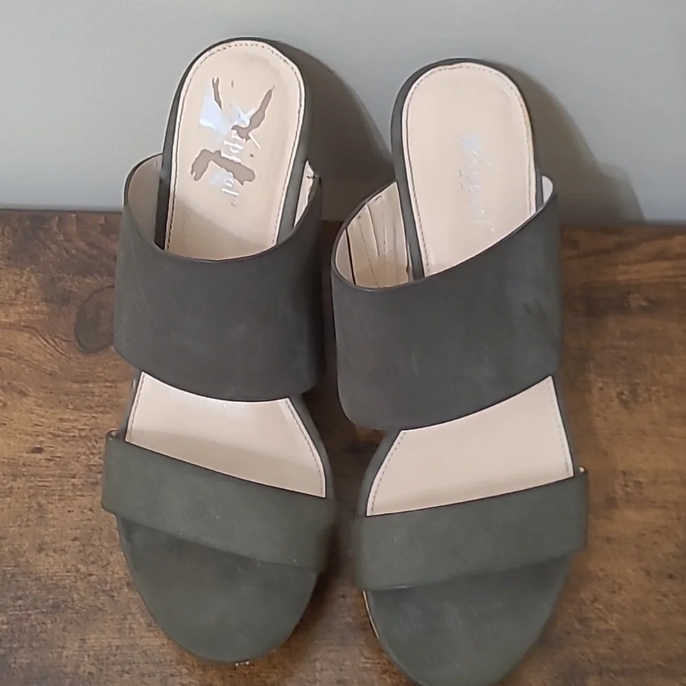 Xappeal FAYE Olive Green with Cork Wedge Sandals size 8.5
